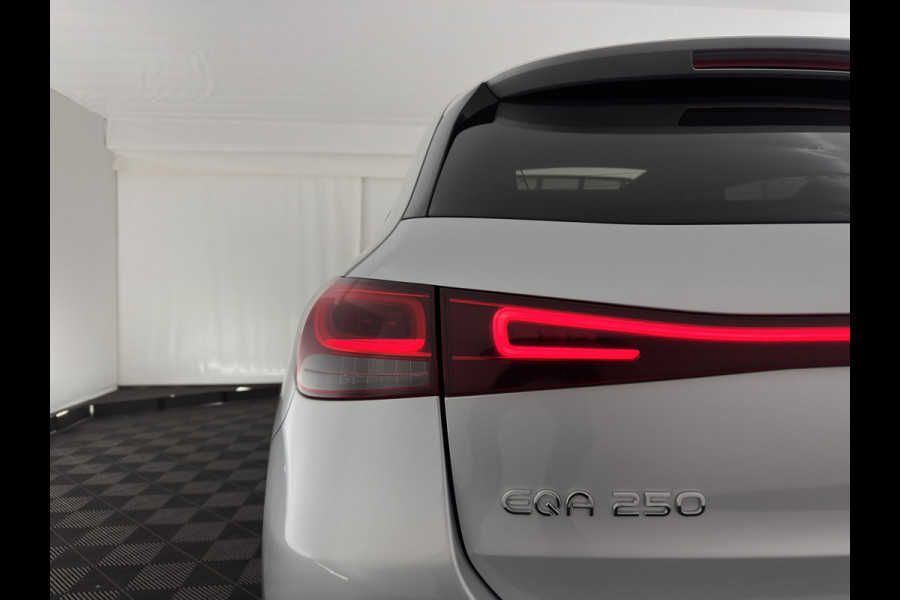 Mercedes-Benz EQA 250 Business Solution Luxury 67 kWh [ 3-Fase ] (SOH-94%) (INCL-BTW) *PANO | LEATHER | WIDESCREEN-COCKPIT | FULL-LED | BLINDSPOT | AMBIENT-LIGHT | CAMERA | NAVI-FULLMAP | DAB+ | COMFORT-SEATS | ECC | SHIFTPADDLES | CRUISE | HEATED-SEATS | ...