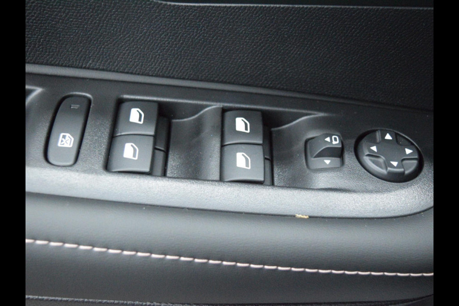 Peugeot 208 1.2 Hybrid 110 e-DCS6 Allure ACHTERUITRIJCAMERA MET SENSOREN | NAVIGATIE | CARPLAY | E.C.C. |