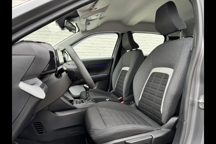 Citroën C3 1.2 Turbo 100pk Trekhaak Adaptieve cruise Airco Apple / Android DAB 4 Seizoenen banden