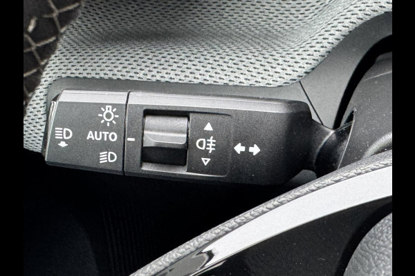 Citroën C3 1.2 Turbo 100pk Trekhaak Adaptieve cruise Airco Apple / Android DAB 4 Seizoenen banden