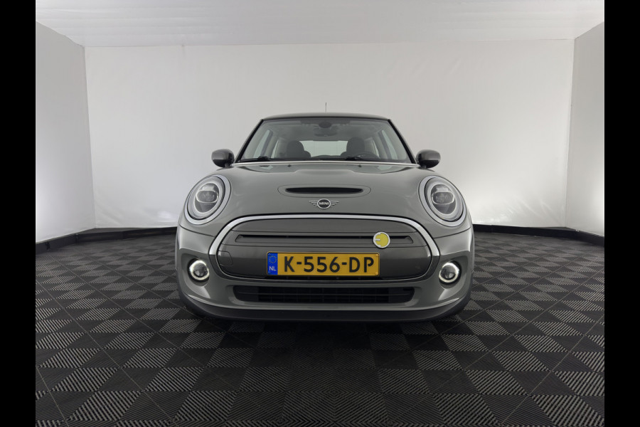 MINI Mini Electric Basic 33 kWh [ 3-Fase ] (SOH-100%) (INCL-BTW) Aut. *HEATPUMP | FULL-LED | SPORT-SEATS | NAVI-FULLMAP | DIGI-COCKPIT | DAB+ | ECC | CCS-FASTLOADER | UNION-JACK | KEYLESS | CRUISE | AMBIENT-LIGHT | 16''ALU*
