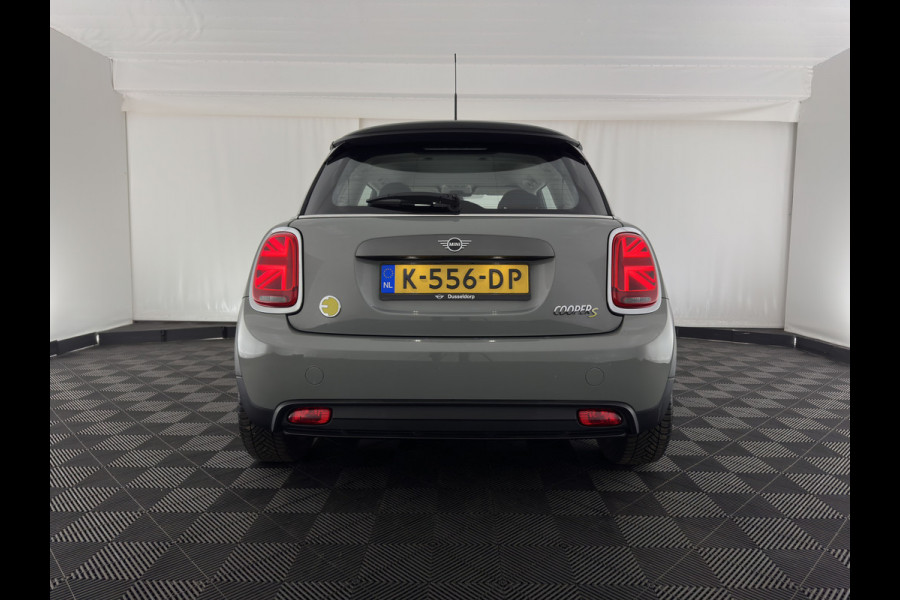 MINI Mini Electric Basic 33 kWh [ 3-Fase ] (SOH-100%) (INCL-BTW) Aut. *HEATPUMP | FULL-LED | SPORT-SEATS | NAVI-FULLMAP | DIGI-COCKPIT | DAB+ | ECC | CCS-FASTLOADER | UNION-JACK | KEYLESS | CRUISE | AMBIENT-LIGHT | 16''ALU*