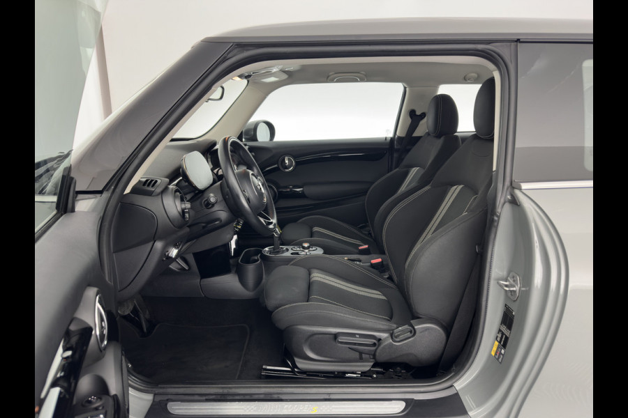 MINI Mini Electric Basic 33 kWh [ 3-Fase ] (SOH-100%) (INCL-BTW) Aut. *HEATPUMP | FULL-LED | SPORT-SEATS | NAVI-FULLMAP | DIGI-COCKPIT | DAB+ | ECC | CCS-FASTLOADER | UNION-JACK | KEYLESS | CRUISE | AMBIENT-LIGHT | 16''ALU*