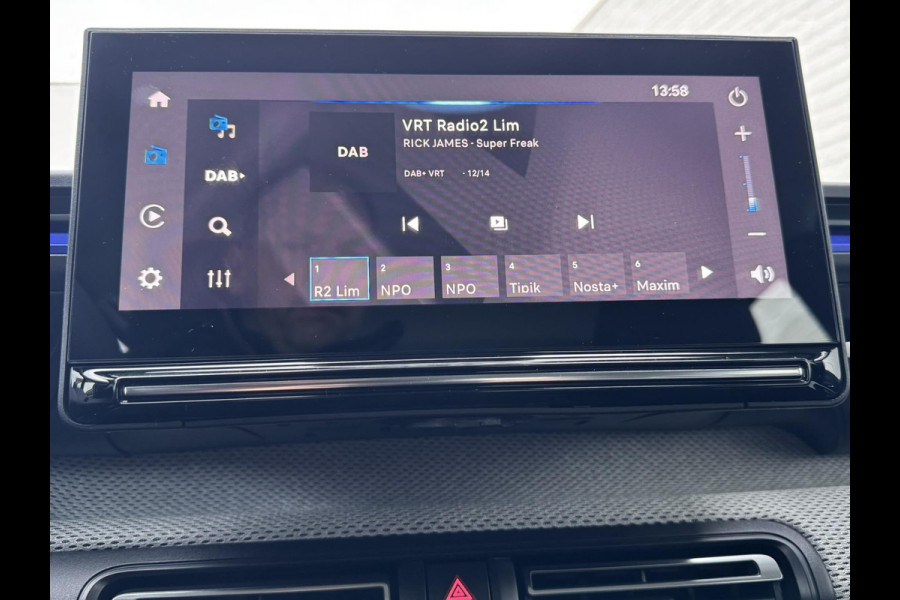 Citroën C3 1.2 Turbo 100pk Trekhaak Adaptieve cruise Airco Apple / Android DAB 4 Seizoenen banden