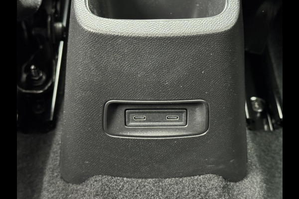 Citroën C3 1.2 Turbo 100pk Trekhaak Adaptieve cruise Airco Apple / Android DAB 4 Seizoenen banden