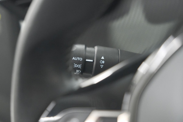 Peugeot 2008 PureTech 130 Allure | Camera | Adaptieve Cruise Control | Stoelverwarming
