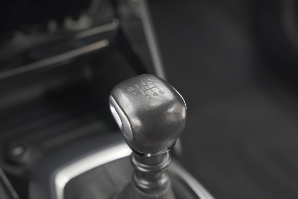 Peugeot 2008 PureTech 130 Allure | Camera | Adaptieve Cruise Control | Stoelverwarming