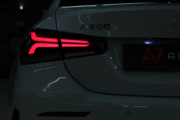 Mercedes-Benz A-Klasse 200 AMG NAP/PANO/KEYLESS/SFEER/MEMORY/VOL