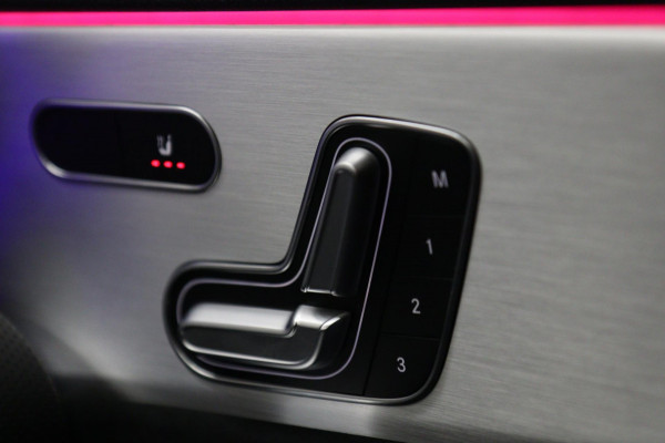 Mercedes-Benz A-Klasse 200 AMG NAP/PANO/KEYLESS/SFEER/MEMORY/VOL