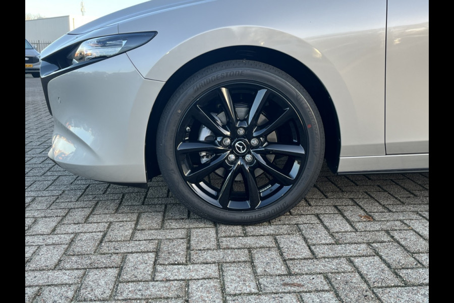 Mazda 3 2.5ltr 140pk, handbak HOMURA