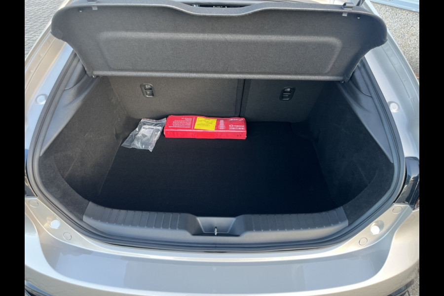 Mazda 3 2.5ltr 140pk, handbak HOMURA