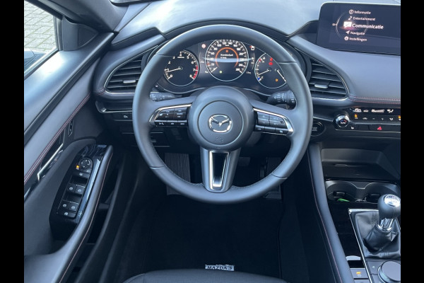 Mazda 3 2.5ltr 140pk, handbak HOMURA