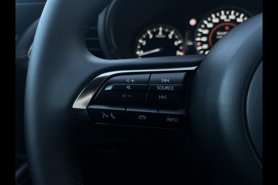 Mazda 3 2.5ltr 140pk, handbak HOMURA