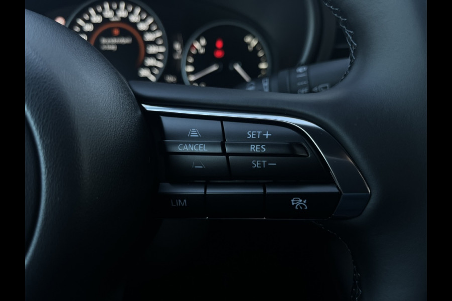 Mazda 3 2.5ltr 140pk, handbak HOMURA