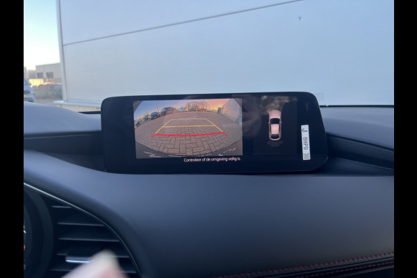 Mazda 3 2.5ltr 140pk, handbak HOMURA