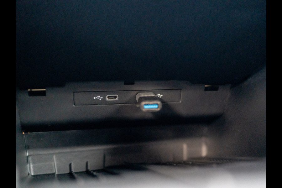 Volkswagen Tiguan 1.5 eTSI R-Line Edition | 360 Camera | 20'' | Black Style | Side Assist | Prijs Rijklaar!!