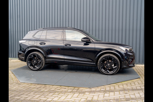 Volkswagen Tiguan 1.5 eTSI R-Line Edition | 360 Camera | 20'' | Black Style | Side Assist | Prijs Rijklaar!!