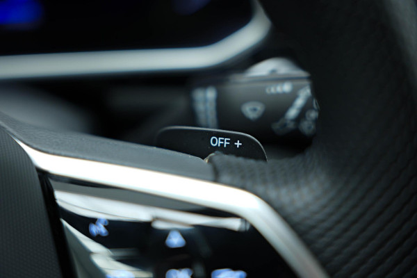 Volkswagen T-Roc 1.5 TSI R-Line Pano|Camera|Carplay|