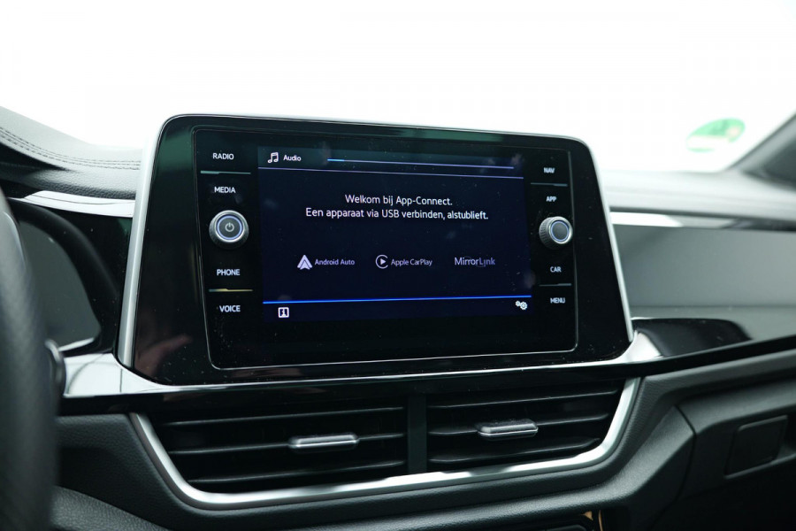 Volkswagen T-Roc 1.5 TSI R-Line Pano|Camera|Carplay|