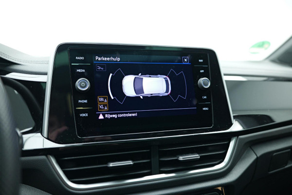Volkswagen T-Roc 1.5 TSI R-Line Pano|Camera|Carplay|