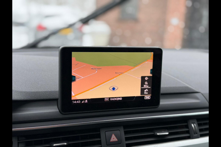 Audi A4 Avant 35 TFSI Black edition, 19 inch, 77000 km, NL auto met nationale auto pas