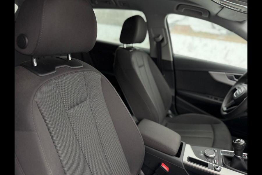 Audi A4 Avant 35 TFSI Black edition, 19 inch, 77000 km, NL auto met nationale auto pas