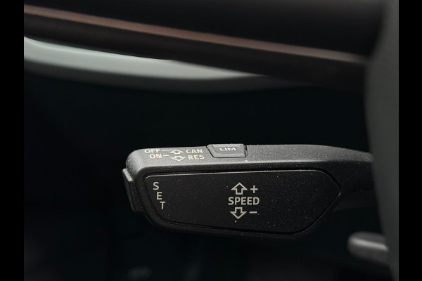 Audi A4 Avant 35 TFSI Black edition, 19 inch, 77000 km, NL auto met nationale auto pas