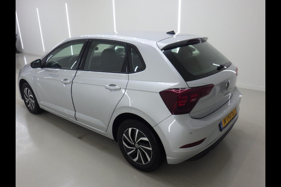 Volkswagen Polo 1.0 TSI Life Airco Caplay Navi Cruise Control Full LED PDC Voor/Achter 15" LM Velgen