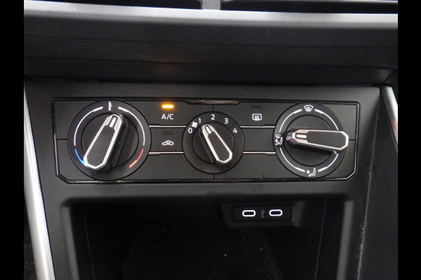 Volkswagen Polo 1.0 TSI Life Airco Caplay Navi Cruise Control Full LED PDC Voor/Achter 15" LM Velgen
