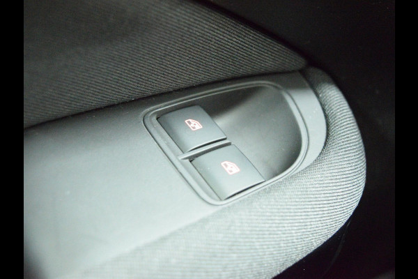 Opel ADAM 1.0 Turbo BlitZ NAVI & CARPLAY | STOEL- EN STUURVERWARMING | AIRCO | PARKEERSENSOREN |