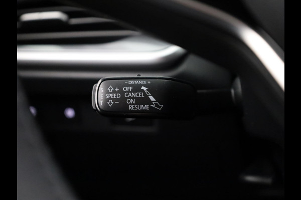 Škoda Elroq 60 Business Edition - Tour | Trekhaak | 20 inch | Adaptive Cruise Control | Navigatie | Blind Spot | Stoelverwarming |