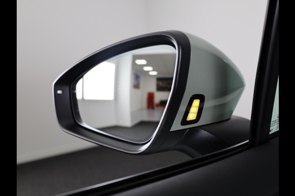 Škoda Elroq 60 Business Edition - Tour | Trekhaak | 20 inch | Adaptive Cruise Control | Navigatie | Blind Spot | Stoelverwarming |