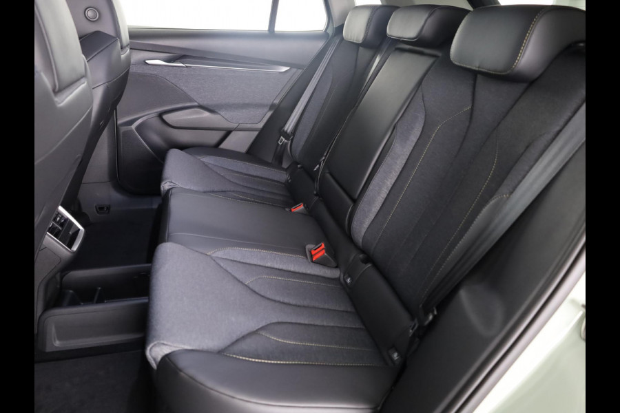 Škoda Elroq 60 Business Edition - Tour | Trekhaak | 20 inch | Adaptive Cruise Control | Navigatie | Blind Spot | Stoelverwarming |