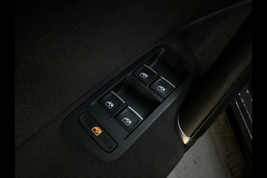 Volkswagen GOLF Variant 1.5 TSI Highline R Line Pano|Trekhaak