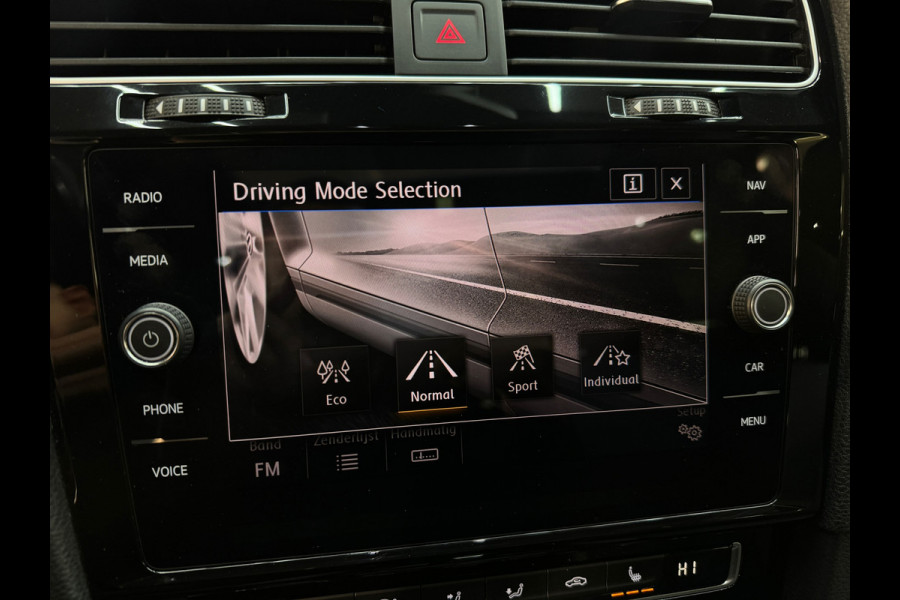 Volkswagen GOLF Variant 1.5 TSI Highline R Line Pano|Trekhaak