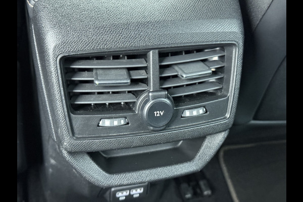 Peugeot 3008 1.6T 225pk AUT-8 GT Pack HYbrid Leer/Alcantara+Elektr.+Verwarmd Trekhaak Navi360°Camera Apple Carplay Android Ecc HiFi Premium FOCAL® Zwarte Hemel Lane Assist Dodehoekwaarschuwing 1e Eigenaar Origineel Nederlandse Auto Nieuwprijs €51.858,-