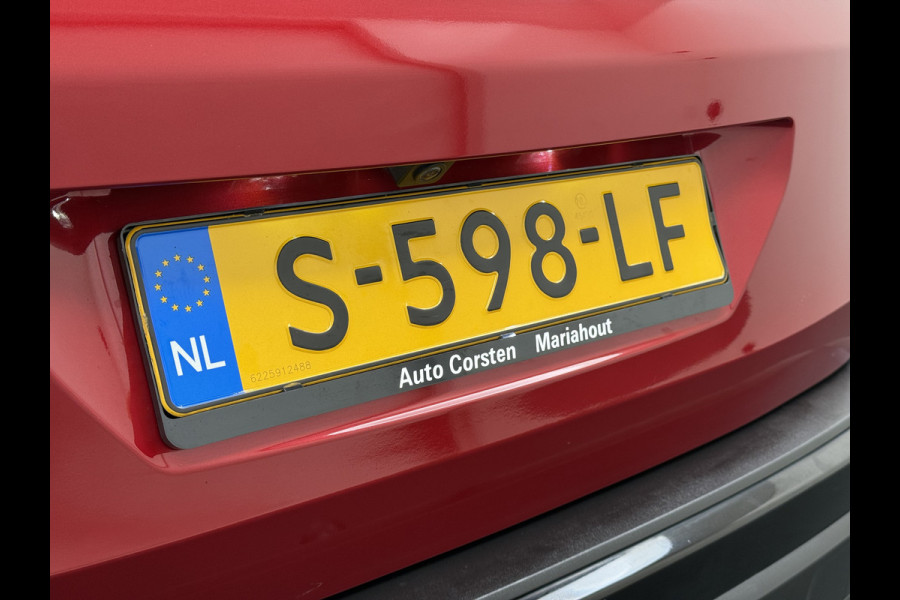 Peugeot 3008 1.6T 225pk AUT-8 GT Pack HYbrid Leer/Alcantara+Elektr.+Verwarmd Trekhaak Navi360°Camera Apple Carplay Android Ecc HiFi Premium FOCAL® Zwarte Hemel Lane Assist Dodehoekwaarschuwing 1e Eigenaar Origineel Nederlandse Auto Nieuwprijs €51.858,-