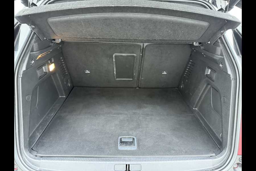 Peugeot 3008 1.6T 225pk AUT-8 GT Pack HYbrid Leer/Alcantara+Elektr.+Verwarmd Trekhaak Navi360°Camera Apple Carplay Android Ecc HiFi Premium FOCAL® Zwarte Hemel Lane Assist Dodehoekwaarschuwing 1e Eigenaar Origineel Nederlandse Auto Nieuwprijs €51.858,-