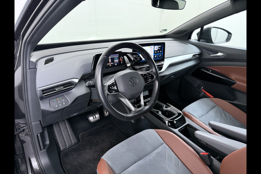 Volkswagen ID.4 204pk 1st 77kWh Trekhaak Leer/Alcantara Adap.Cruise Camera Warmtepomp Apple Carplay Android Navi Ecc Pdc-a+v Lmv 20" Stoelverwarming Led Bordherkenning Voor-Klimatisering Semi-Autopilot  Elektrisch-Wegklapbare Trekhaak App-Connect  E-sound Front-Assist Origineel Nederlandse Auto SOH 86%