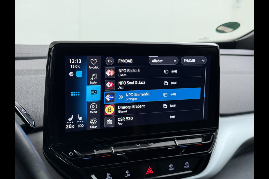 Volkswagen ID.4 204pk 1st 77kWh Trekhaak Leer/Alcantara Adap.Cruise Camera Warmtepomp Apple Carplay Android Navi Ecc Pdc-a+v Lmv 20" Stoelverwarming Led Bordherkenning Voor-Klimatisering Semi-Autopilot  Elektrisch-Wegklapbare Trekhaak App-Connect  E-sound Front-Assist Origineel Nederlandse Auto SOH 86%