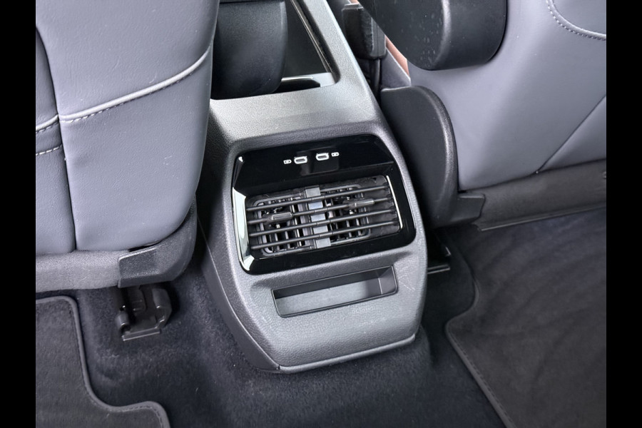 Volkswagen ID.4 204pk 1st 77kWh Trekhaak Leer/Alcantara Adap.Cruise Camera Warmtepomp Apple Carplay Android Navi Ecc Pdc-a+v Lmv 20" Stoelverwarming Led Bordherkenning Voor-Klimatisering Semi-Autopilot  Elektrisch-Wegklapbare Trekhaak App-Connect  E-sound Front-Assist Origineel Nederlandse Auto SOH 86%