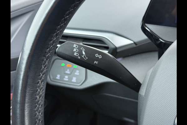 Volkswagen ID.4 204pk 1st 77kWh Trekhaak Leer/Alcantara Adap.Cruise Camera Warmtepomp Apple Carplay Android Navi Ecc Pdc-a+v Lmv 20" Stoelverwarming Led Bordherkenning Voor-Klimatisering Semi-Autopilot  Elektrisch-Wegklapbare Trekhaak App-Connect  E-sound Front-Assist Origineel Nederlandse Auto SOH 86%