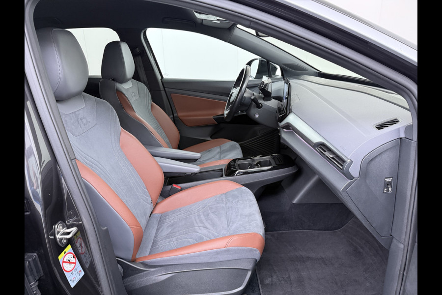 Volkswagen ID.4 204pk 1st 77kWh Trekhaak Leer/Alcantara Adap.Cruise Camera Warmtepomp Apple Carplay Android Navi Ecc Pdc-a+v Lmv 20" Stoelverwarming Led Bordherkenning Voor-Klimatisering Semi-Autopilot  Elektrisch-Wegklapbare Trekhaak App-Connect  E-sound Front-Assist Origineel Nederlandse Auto SOH 86%