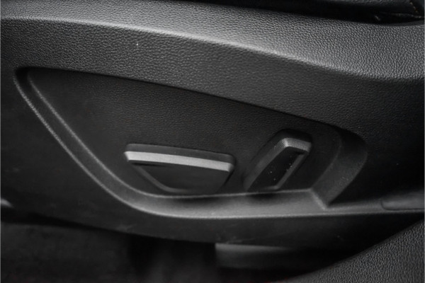 Renault Captur 1.6 E-Tech Plug-in Hybrid 160 Initiale Paris Leder Bose Trekhaak ACC Stoelverw