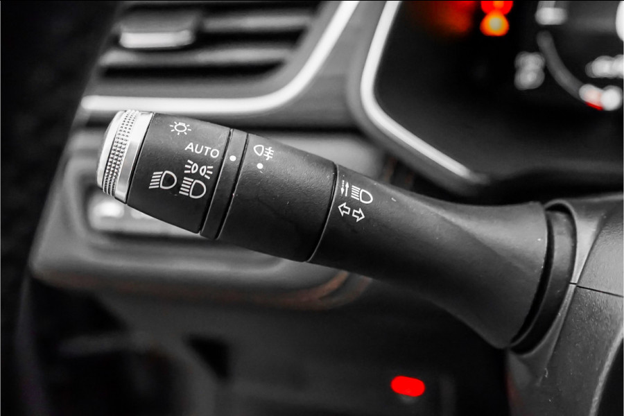 Renault Captur 1.6 E-Tech Plug-in Hybrid 160 Initiale Paris Leder Bose Trekhaak ACC Stoelverw