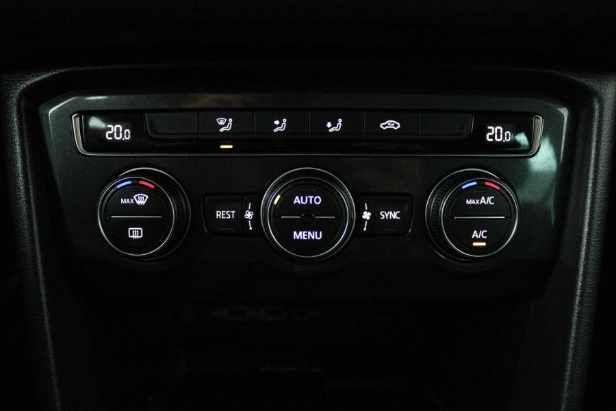 Volkswagen Tiguan 1.5 TSI Comfortline (CAMERA, DIGITALE COCKPIT, NAVIGATIE CARPLAY, CRUISE ADAPTIEF, PARKEERSENSOREN)