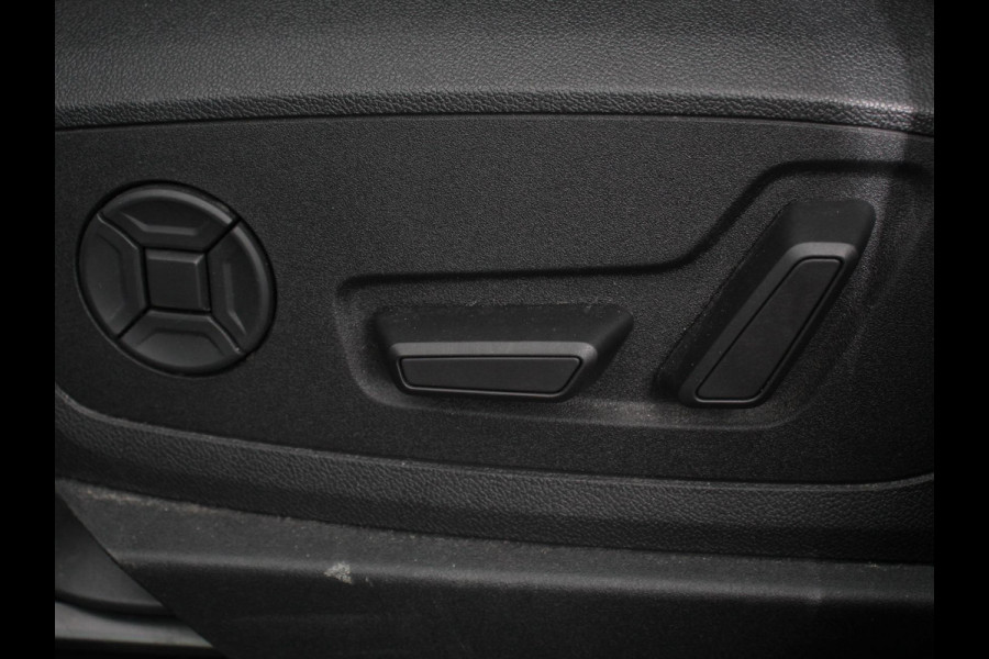 Audi e-tron 50 Quattro Launch edition | Navigatie | Luchtvering | Climate Control | Parkeer Sensoren | Lichtmetalen velgen | Cruise control | Digitale Cockpit | Electrisch bedienbare achterklep