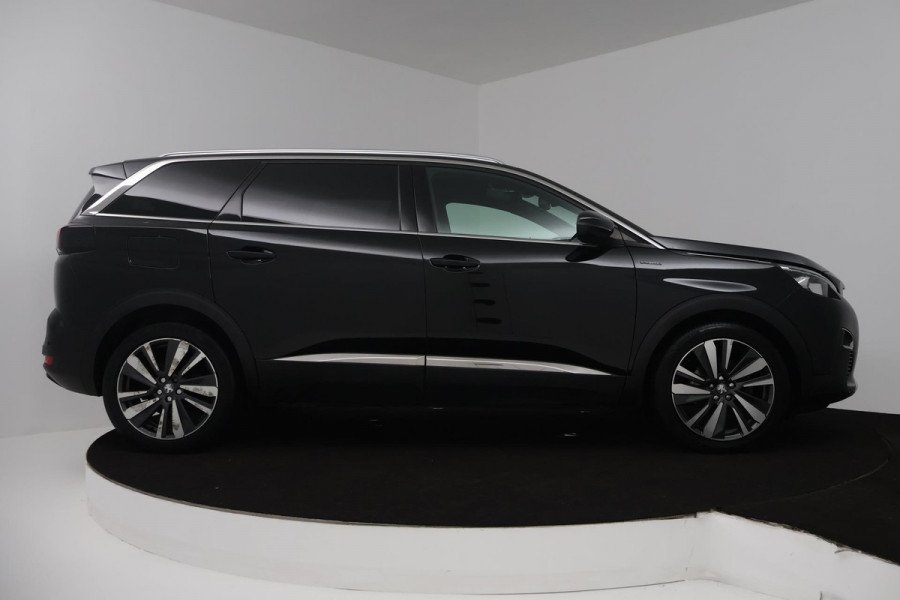Peugeot 5008 1.6 e-THP GT-Line (DIGITALE COCKPIT, ACHTERUITRIJCAMERA, AUTOMAAT, NAVIGATIE, PARKEERSENSOREN)