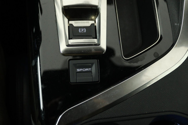 Peugeot 5008 1.6 e-THP GT-Line (DIGITALE COCKPIT, ACHTERUITRIJCAMERA, AUTOMAAT, NAVIGATIE, PARKEERSENSOREN)