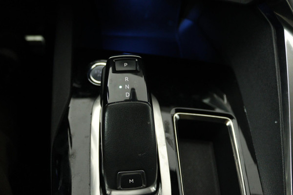 Peugeot 5008 1.6 e-THP GT-Line (DIGITALE COCKPIT, ACHTERUITRIJCAMERA, AUTOMAAT, NAVIGATIE, PARKEERSENSOREN)